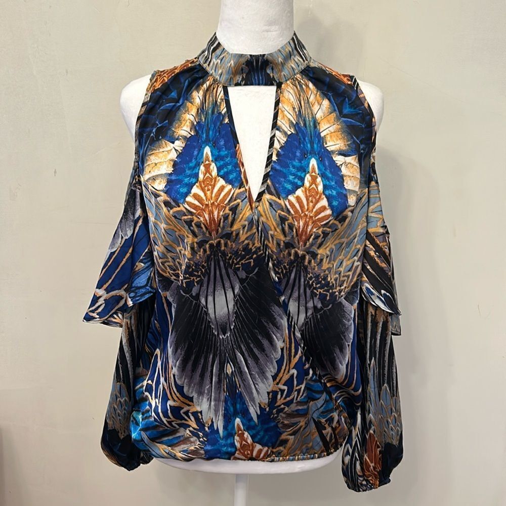 Bisou Bisou multicolored off the shoulder cut out blouse Size S EUC